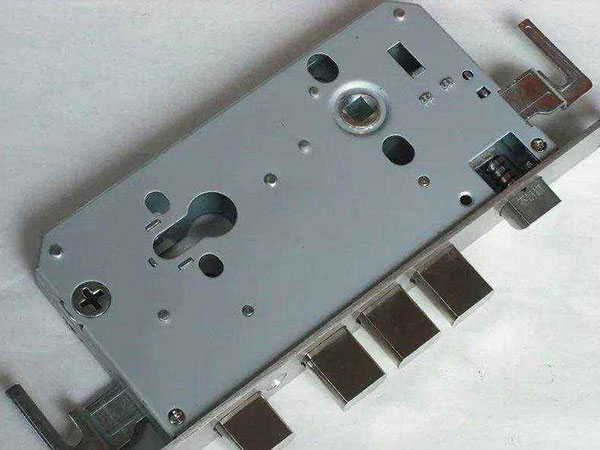 大连市24小时上门开锁公司